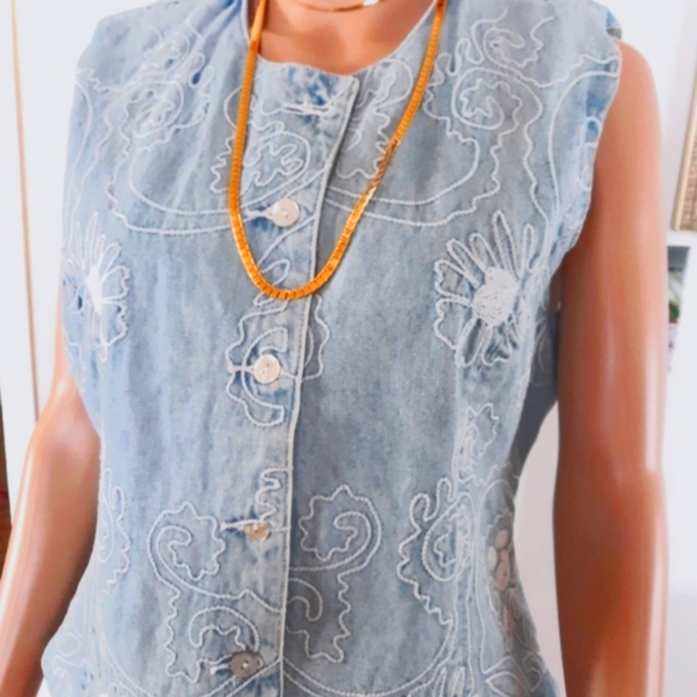 Women's Vest Vintage 1980s